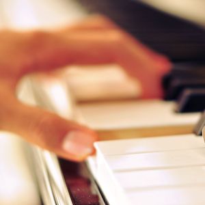 丰满少妇激情自慰露白浆
