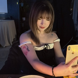 丰满少妇激情自慰露白浆
