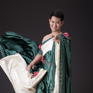 丰满少妇激情自慰露白浆
